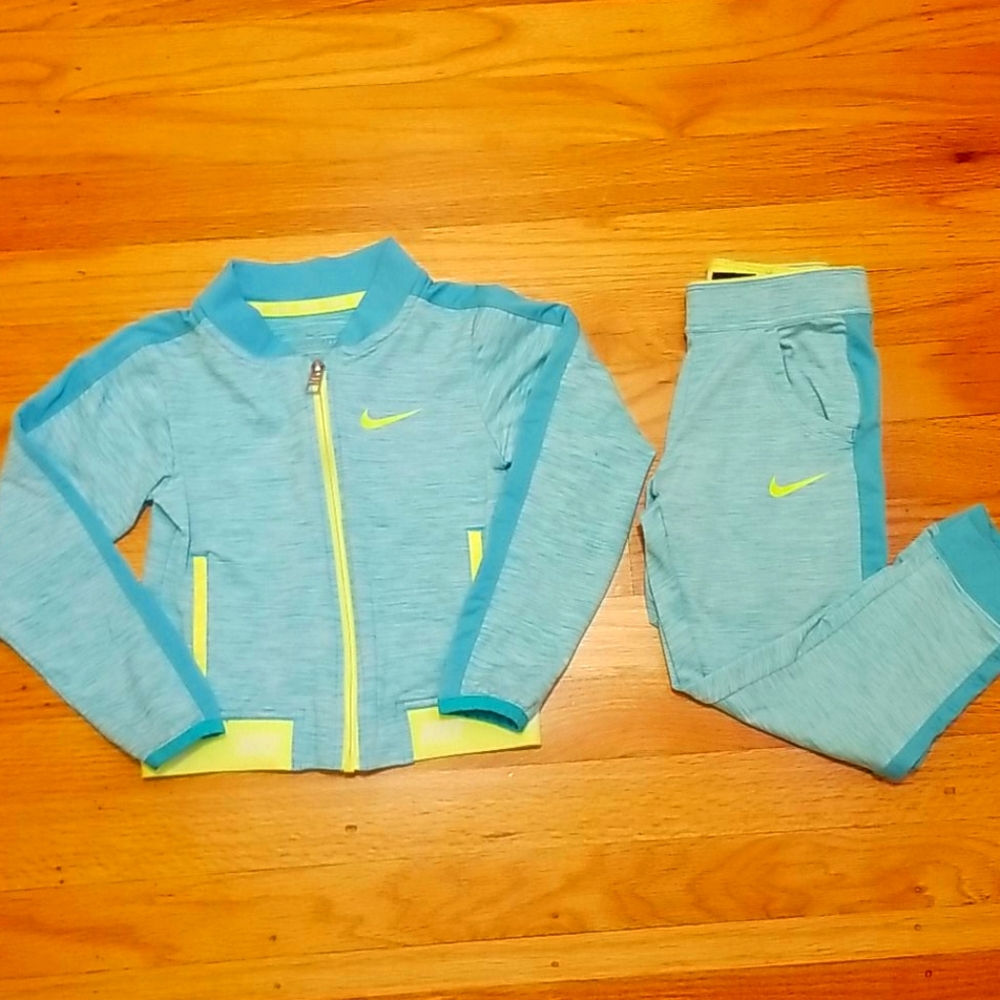 4T girls Nike Track suit, 2 piece set